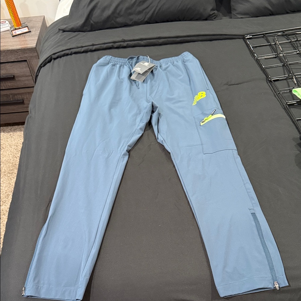 New Balance Men's bluish/Gray Cargo Pants